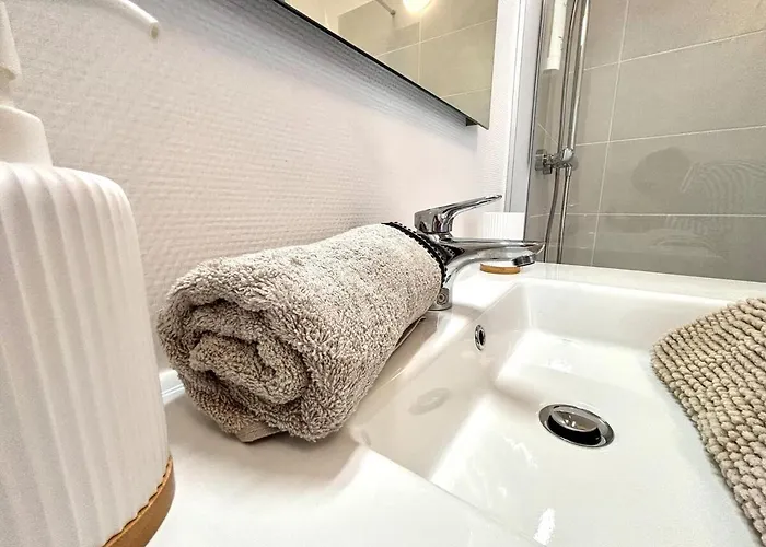 Le Valentine, Calme & Lumineux, Proche Centre Apartman